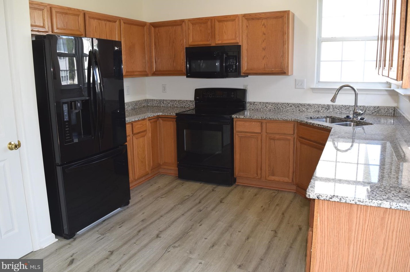 4 Lotus Cir, Bear DE  19701-6320 exterior