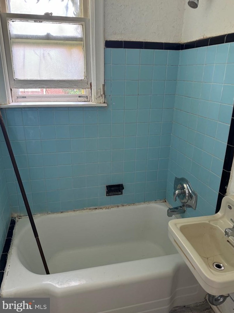 3201 2 St, Wilmington DE  19805-1732 exterior