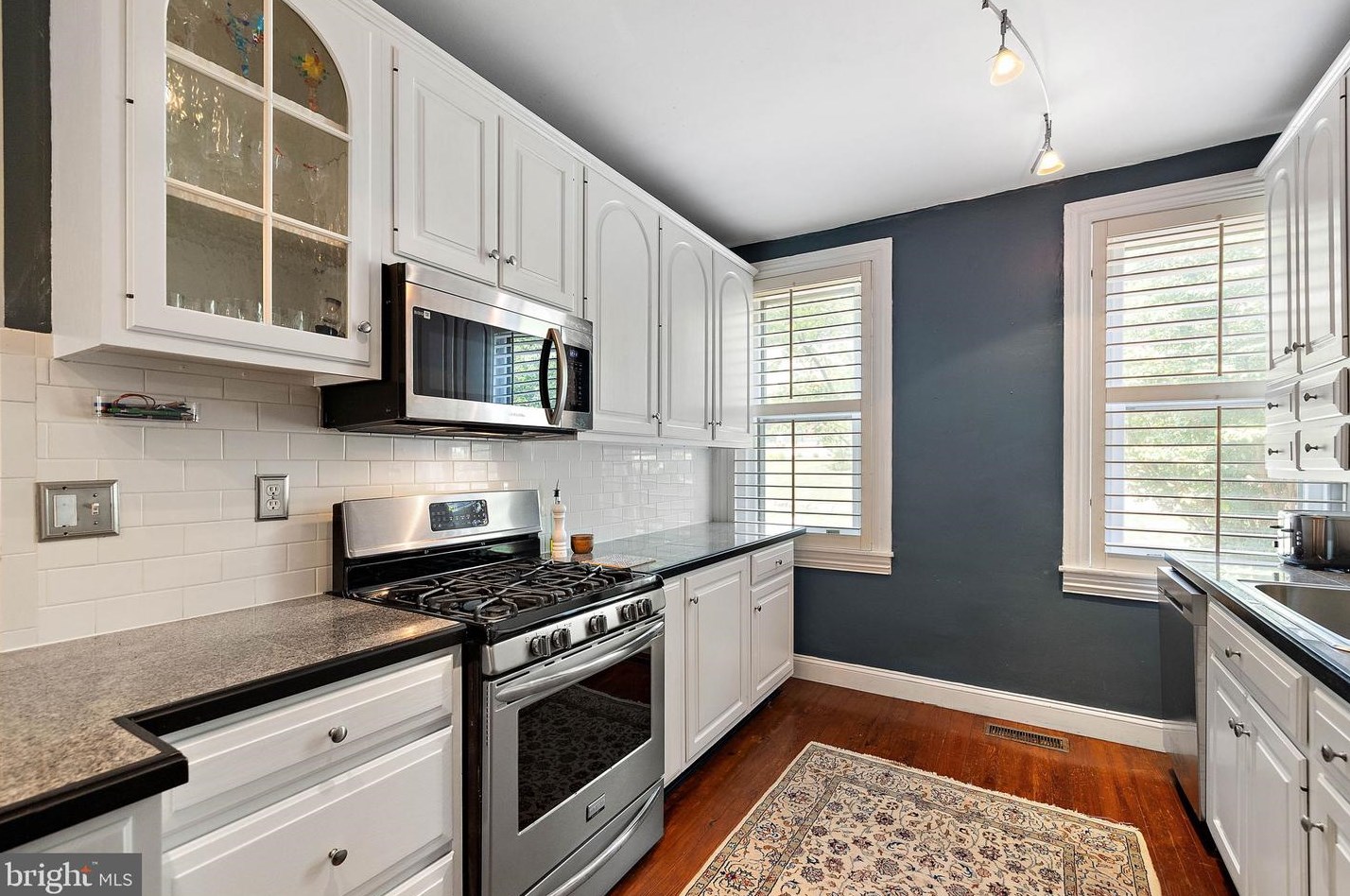 2422 Riddle Ave, Wilmington DE  19806-2127 exterior