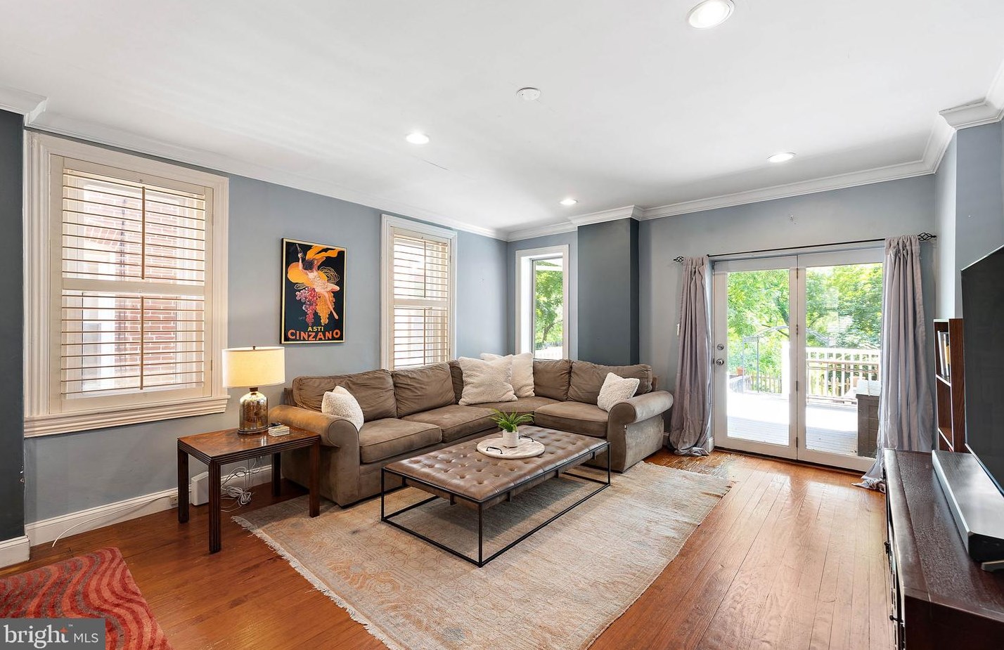 2422 Riddle Ave, Wilmington DE  19806-2127 exterior