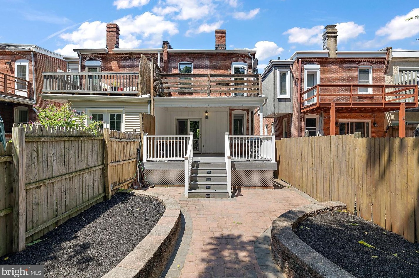 2422 Riddle Ave, Wilmington DE  19806-2127 exterior