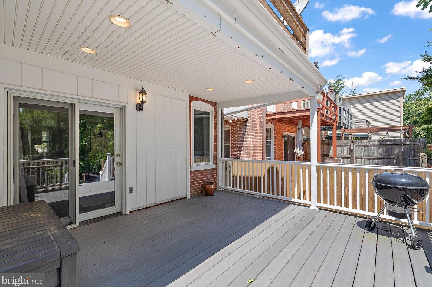 2422 Riddle Ave, Wilmington DE  19806-2127 exterior