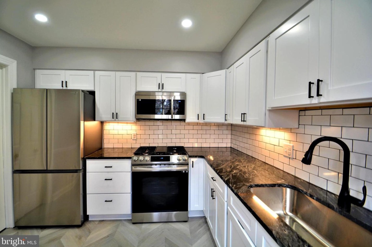 1133 Broom St, Wilmington DE  19806-4314 exterior