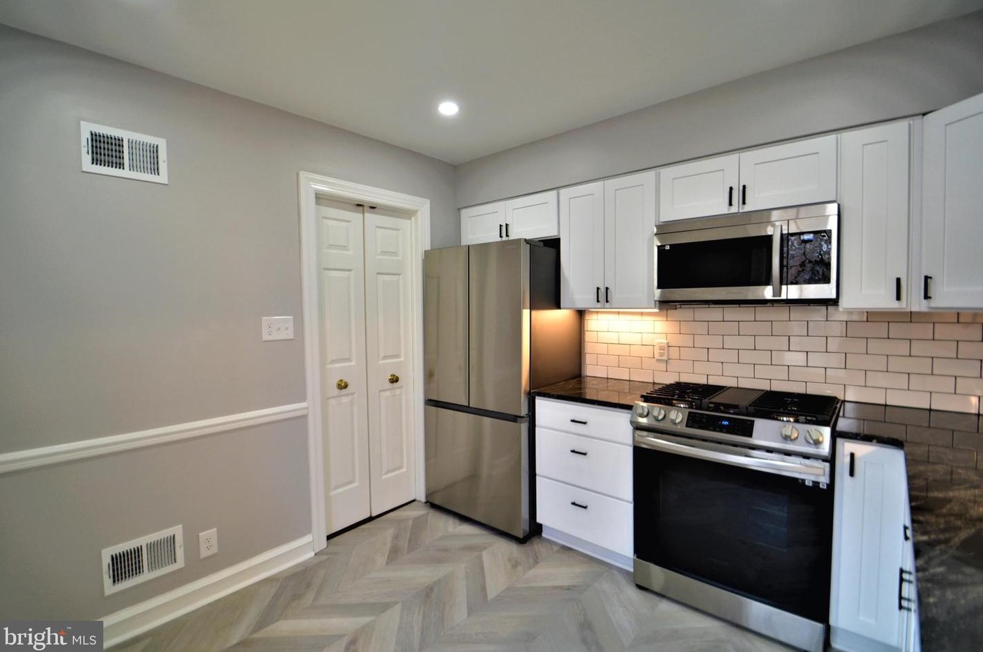 1133 Broom St, Wilmington DE  19806-4314 exterior