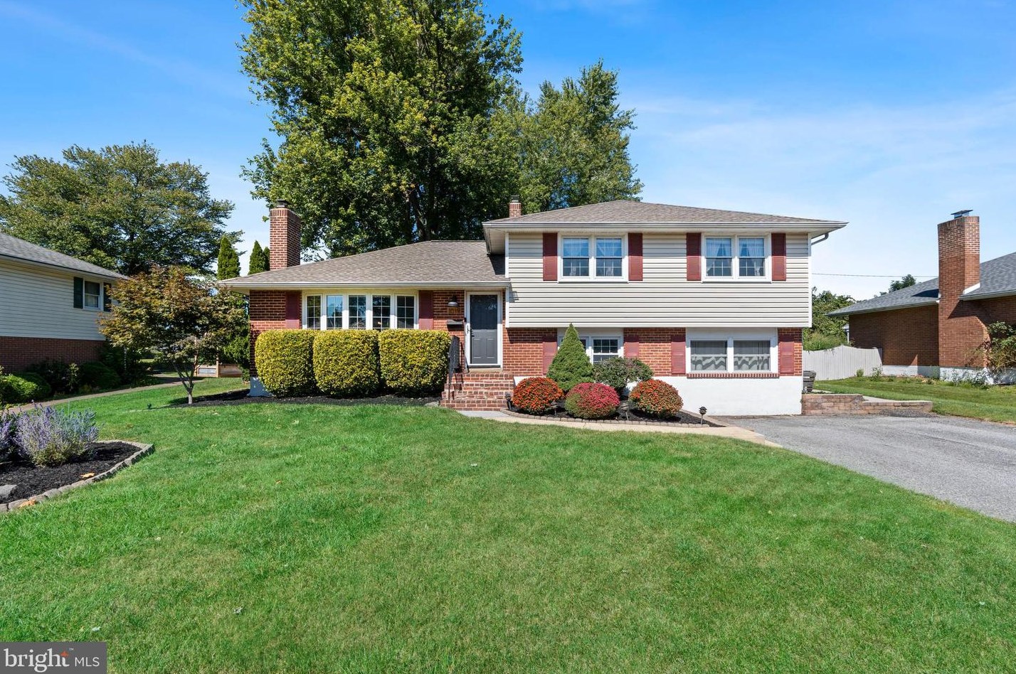 1019 Graylyn Rd, Wilmington DE  19803-3332 exterior