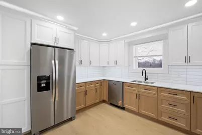 1049 Bear Road, New Castle, DE 19720 - Photo 3