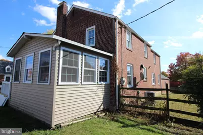 405 N Augustine Street, Newport, DE 19804 - Photo 3