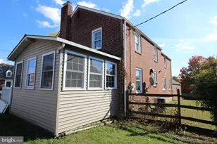 405 N Augustine St, Newport, DE 19804 - Photo 3