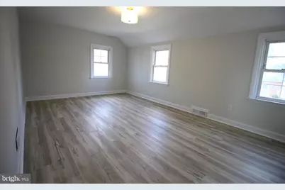 405 N Augustine Street, Newport, DE 19804 - Photo 13