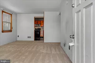 327 Pennewill Dr, New Castle, DE 19720 - Photo 9