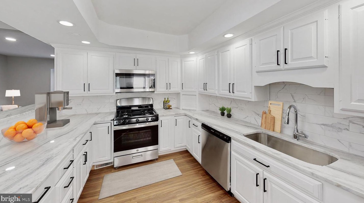 231 Dillwyn Rd, Newark DE 19711-5549 exterior