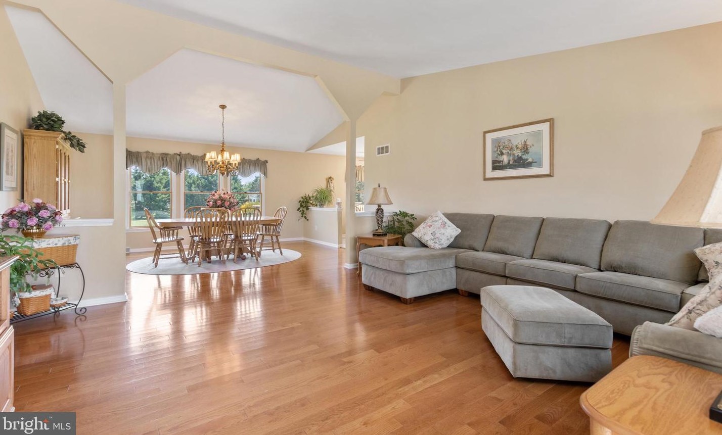 136 Clipper Dr, Middletown DE  19709-9258 exterior