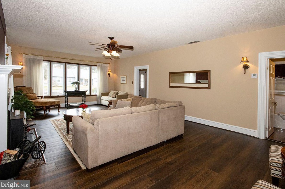 339 Central Ave, Elm NJ  08037-1636 exterior