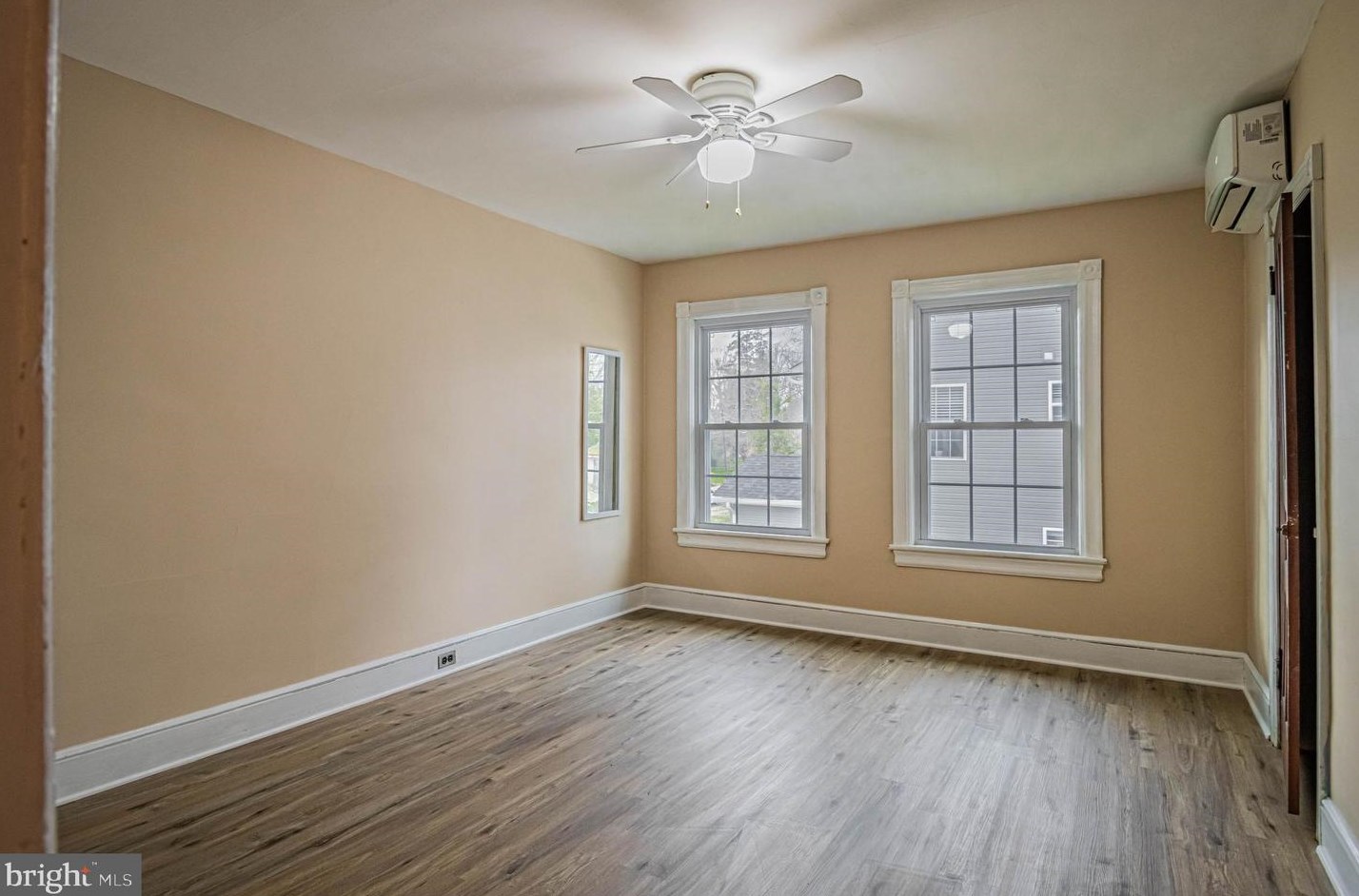 563 Central Ave, Elm NJ 08037-1646 exterior