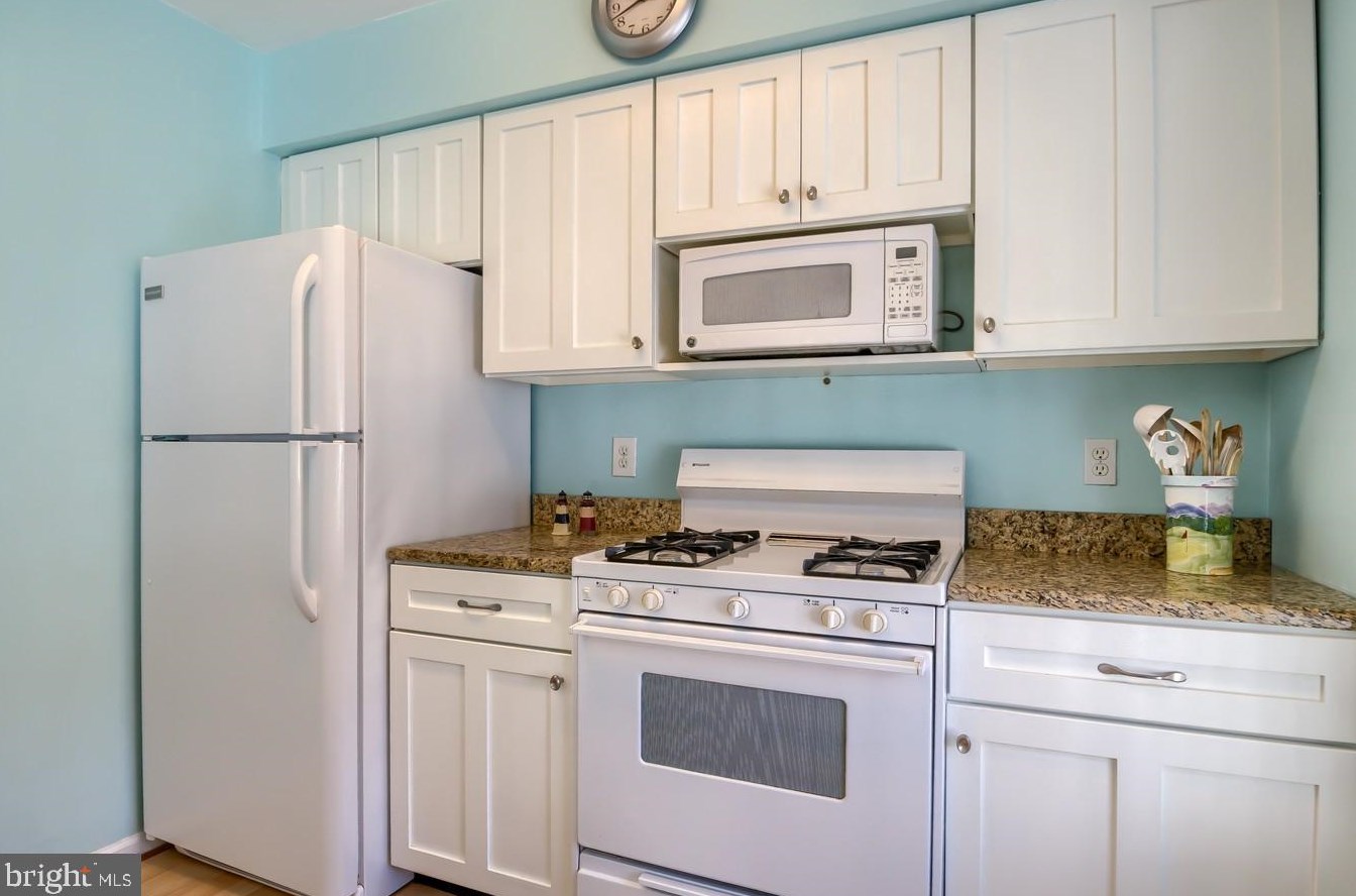 178 39 St, Brigantine City NJ 08203-3302 exterior