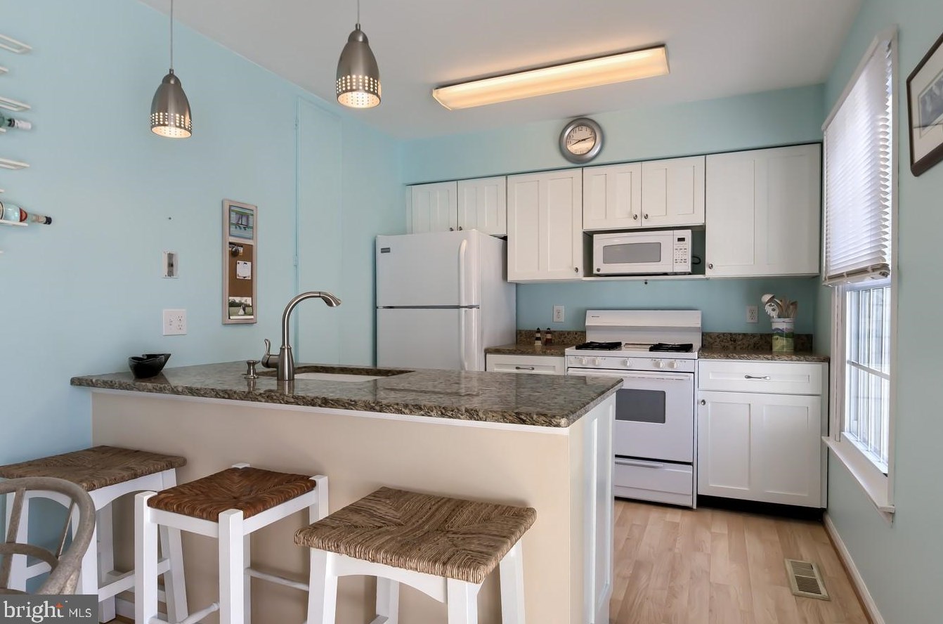 178 39 St, Brigantine City NJ 08203-3302 exterior