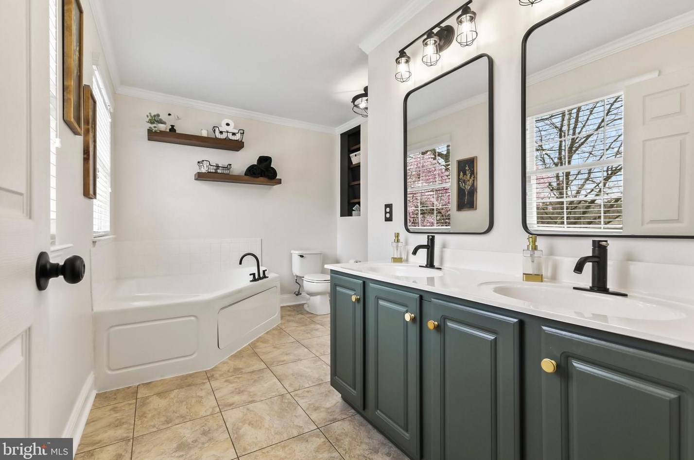 54 Kay Dr, Elm NJ  08037-1203 exterior