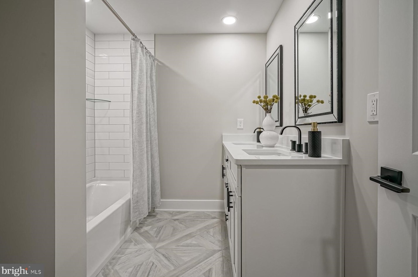 747 Bellevue Ave, Elm NJ 08037-1830 exterior