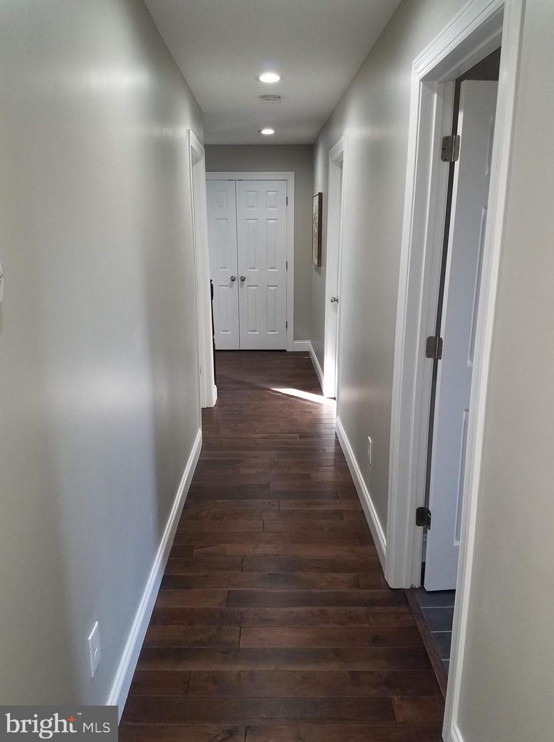 703 Devon Rd, Moorestown NJ 08057-1644 exterior