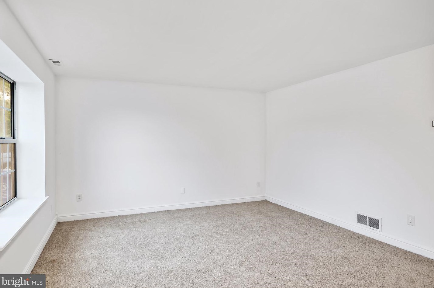 18 4th St, Burlington NJ  08016-2705 exterior