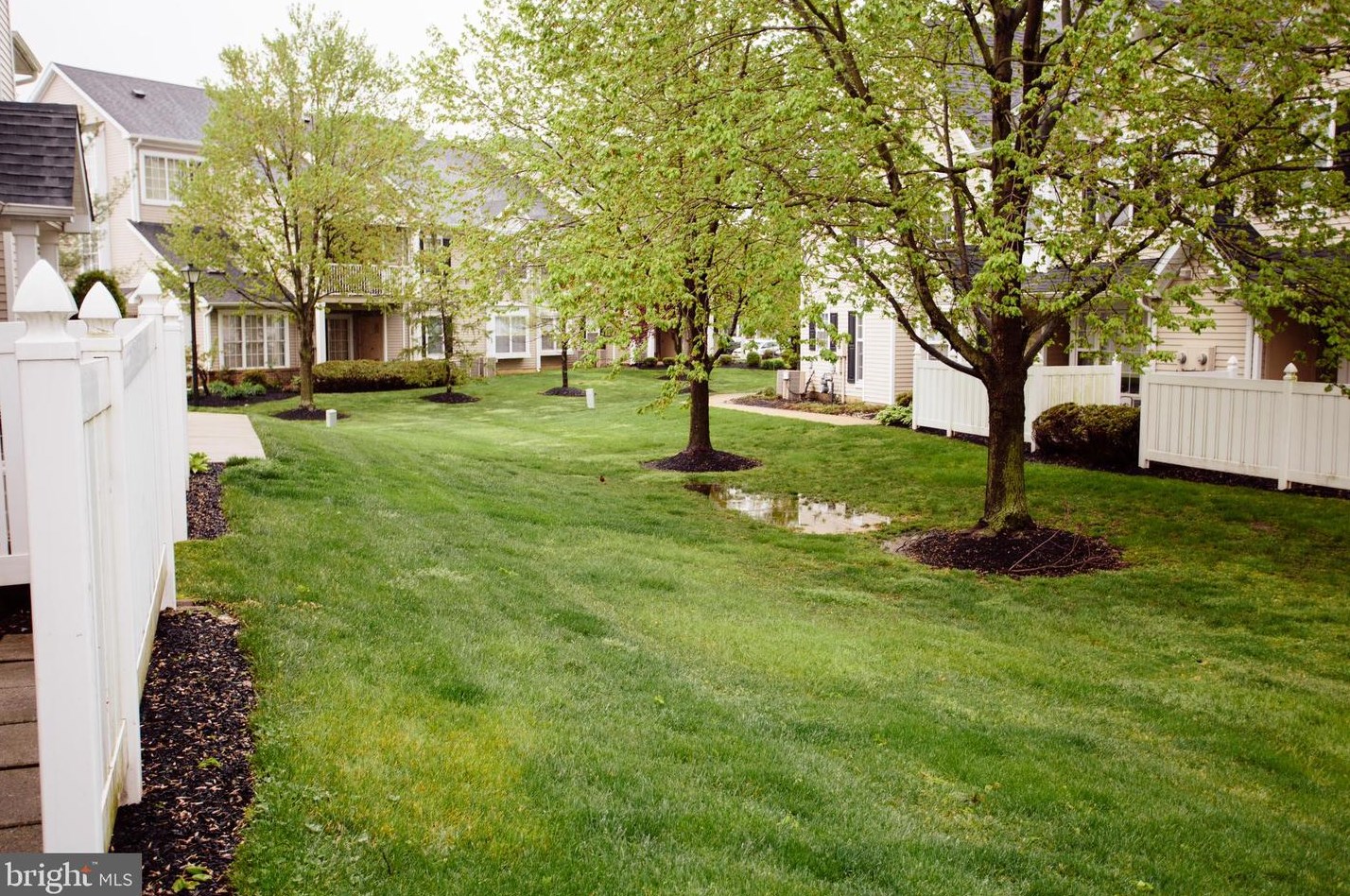 1506 Saxony Dr, Mount Laurel NJ  08054-6800 exterior