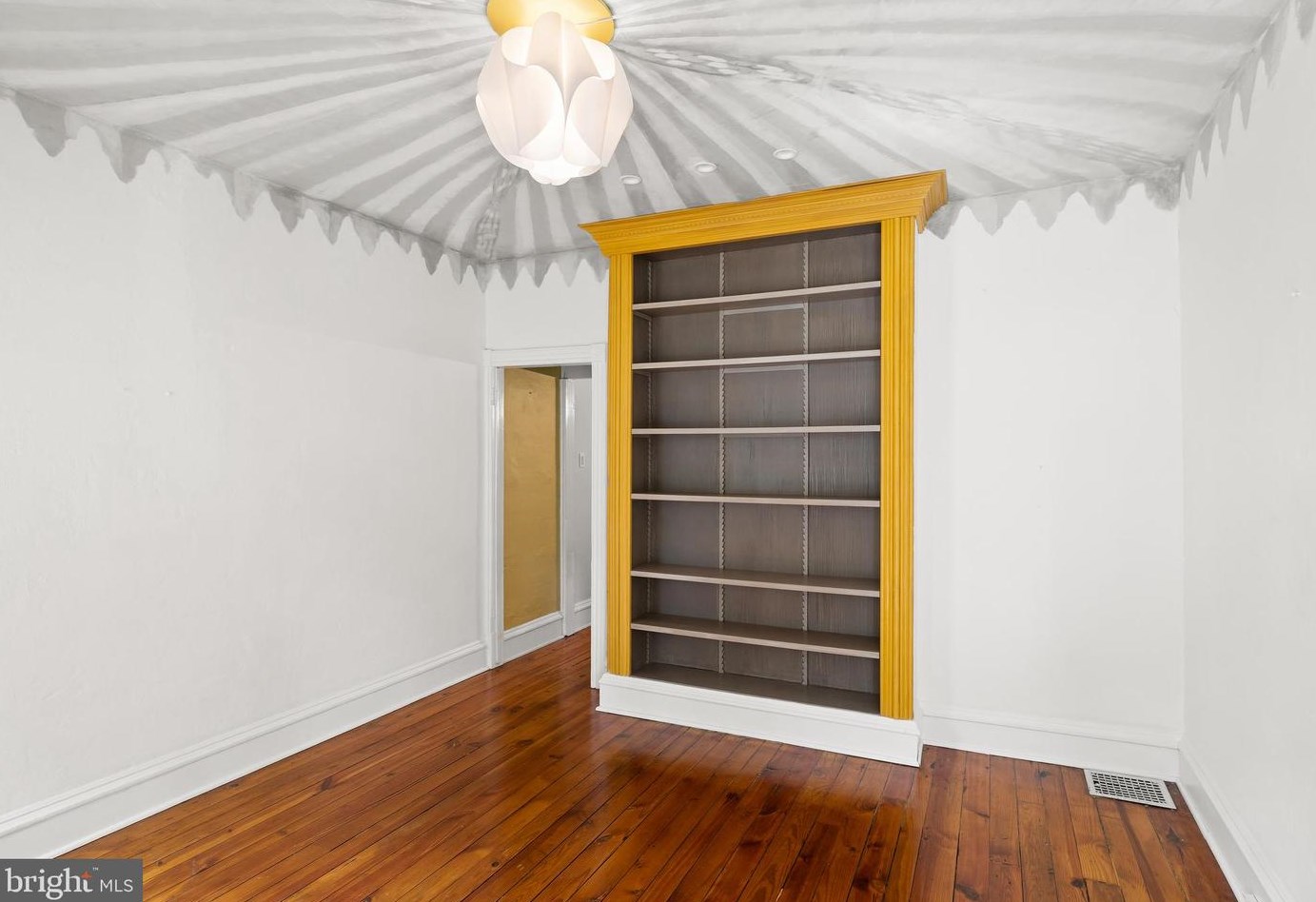 312 Elm St, Moorestown NJ  08057-3616 exterior