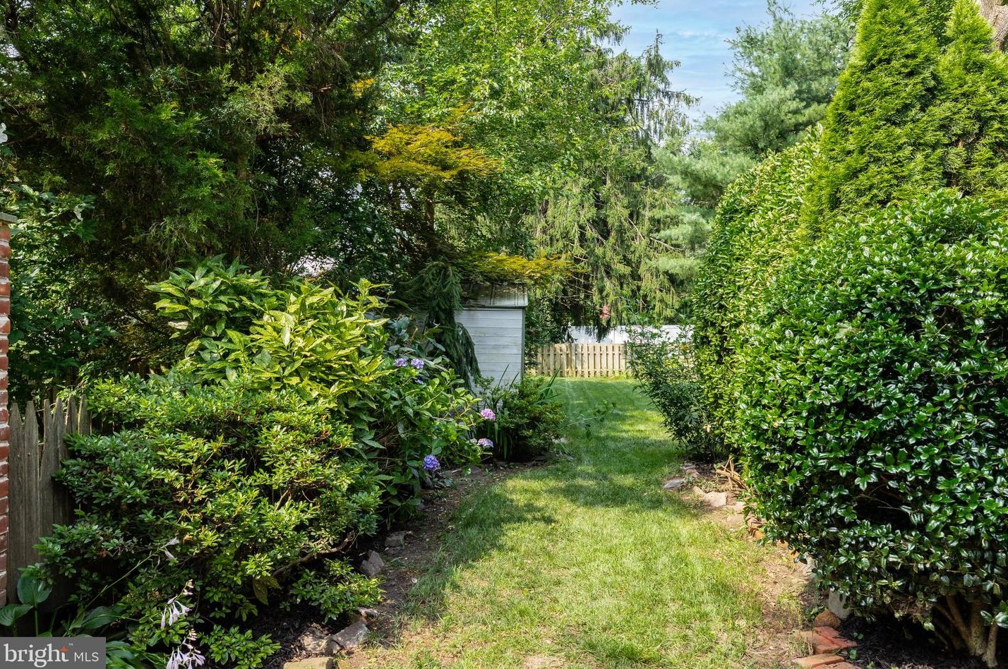 312 Elm St, Moorestown NJ  08057-3616 exterior