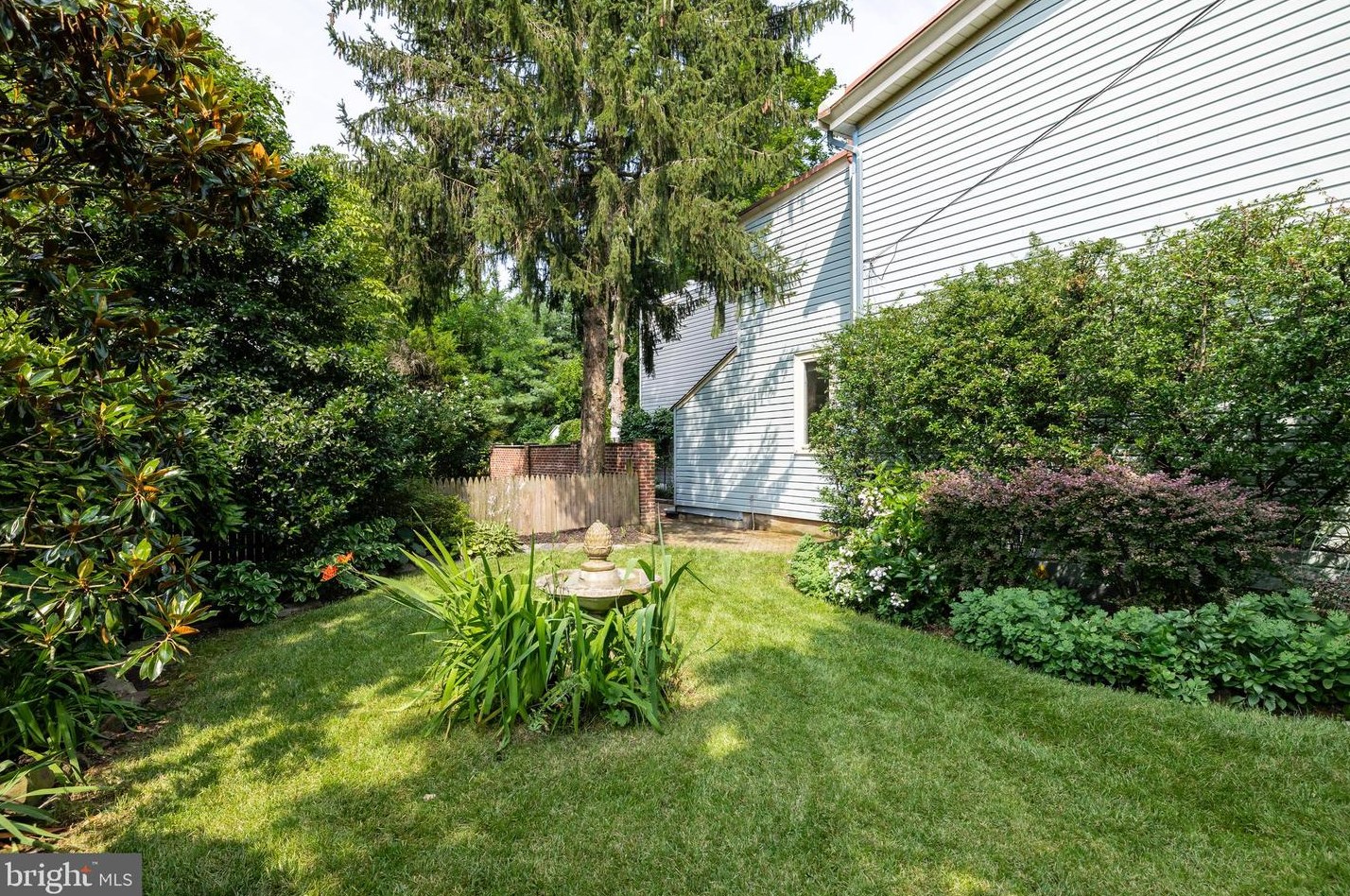 312 Elm St, Moorestown NJ  08057-3616 exterior