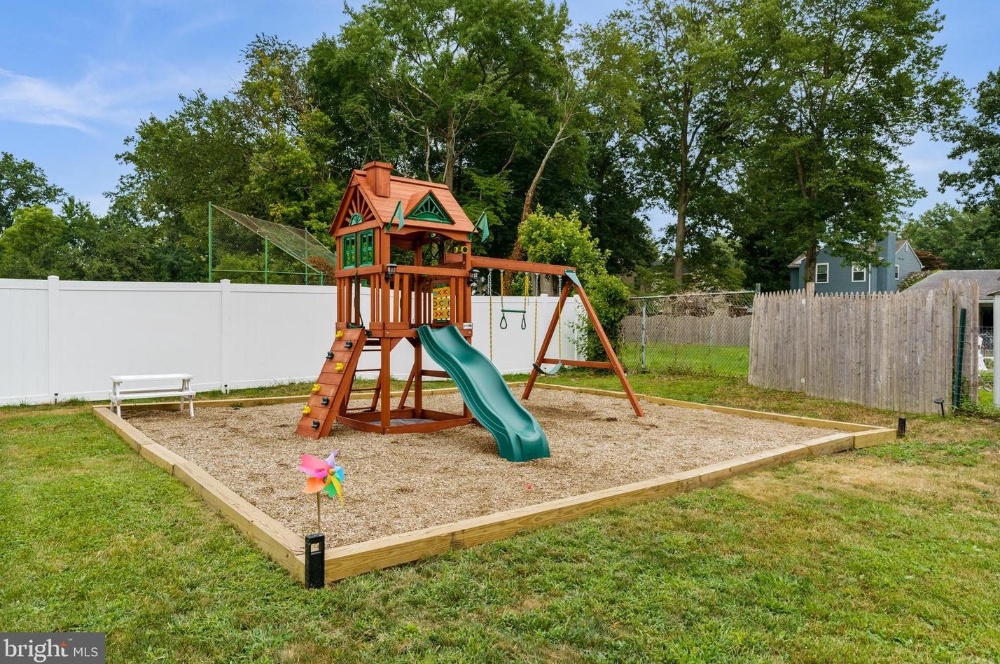 419 Church St, Moorestown NJ  08057-1742 exterior