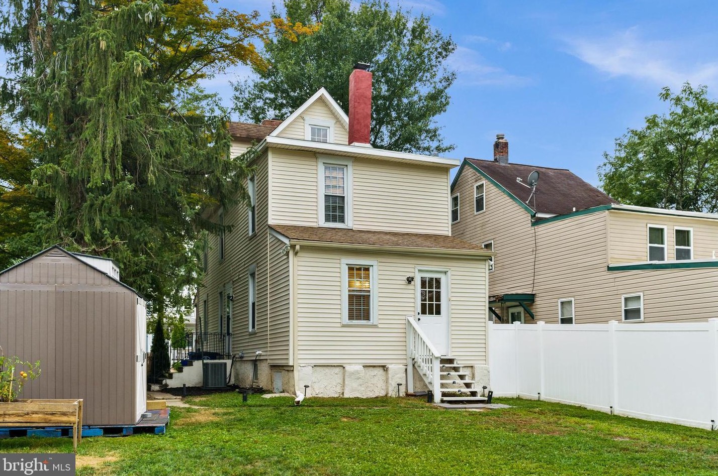 419 Church St, Moorestown NJ  08057-1742 exterior