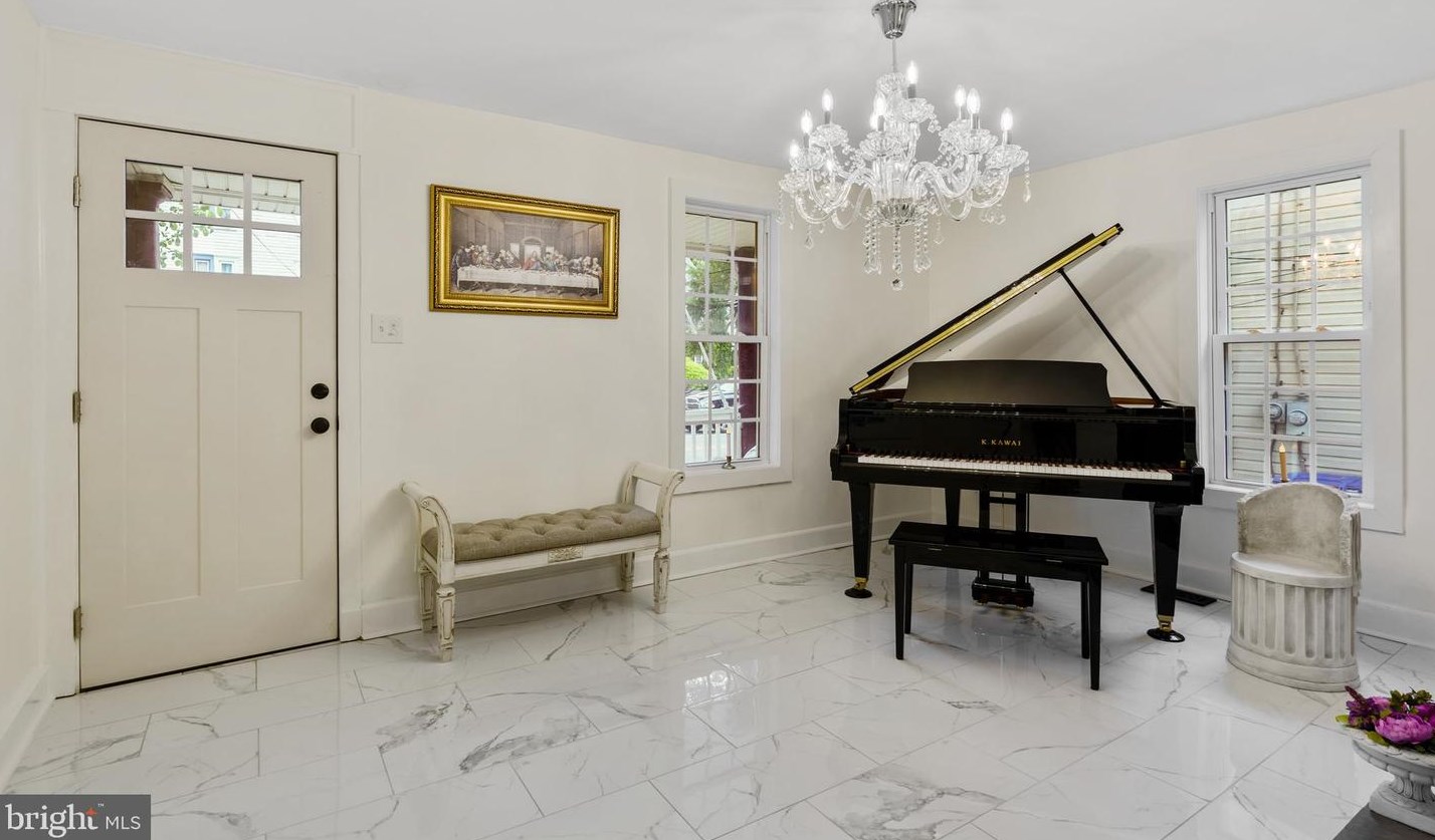 419 Church St, Moorestown NJ  08057-1742 exterior