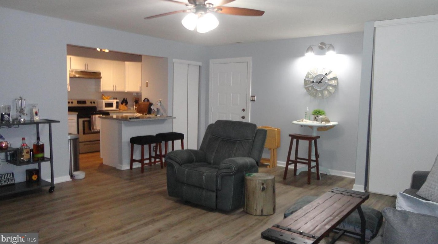 2105 Greenwood Ct, Mount Laurel NJ  08054-4230 exterior