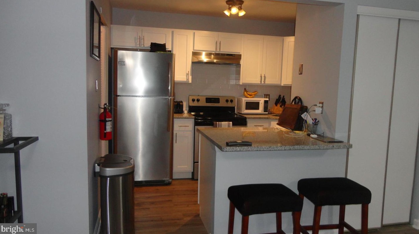 2105 Greenwood Ct, Mount Laurel NJ  08054-4230 exterior