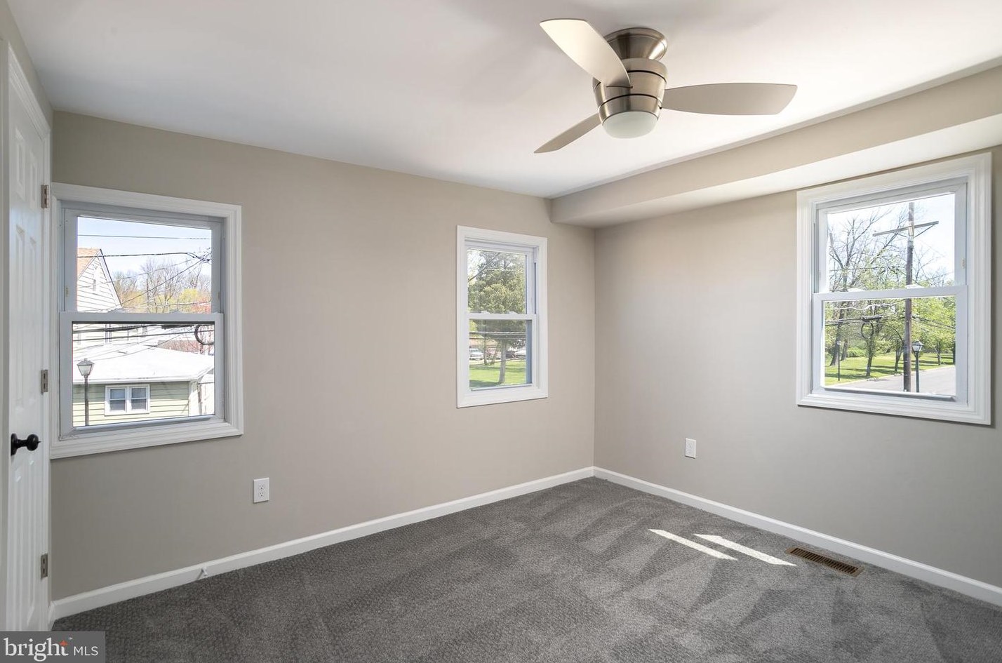 242 Delaware Ave, Chesterfield NJ  08505-1105 exterior