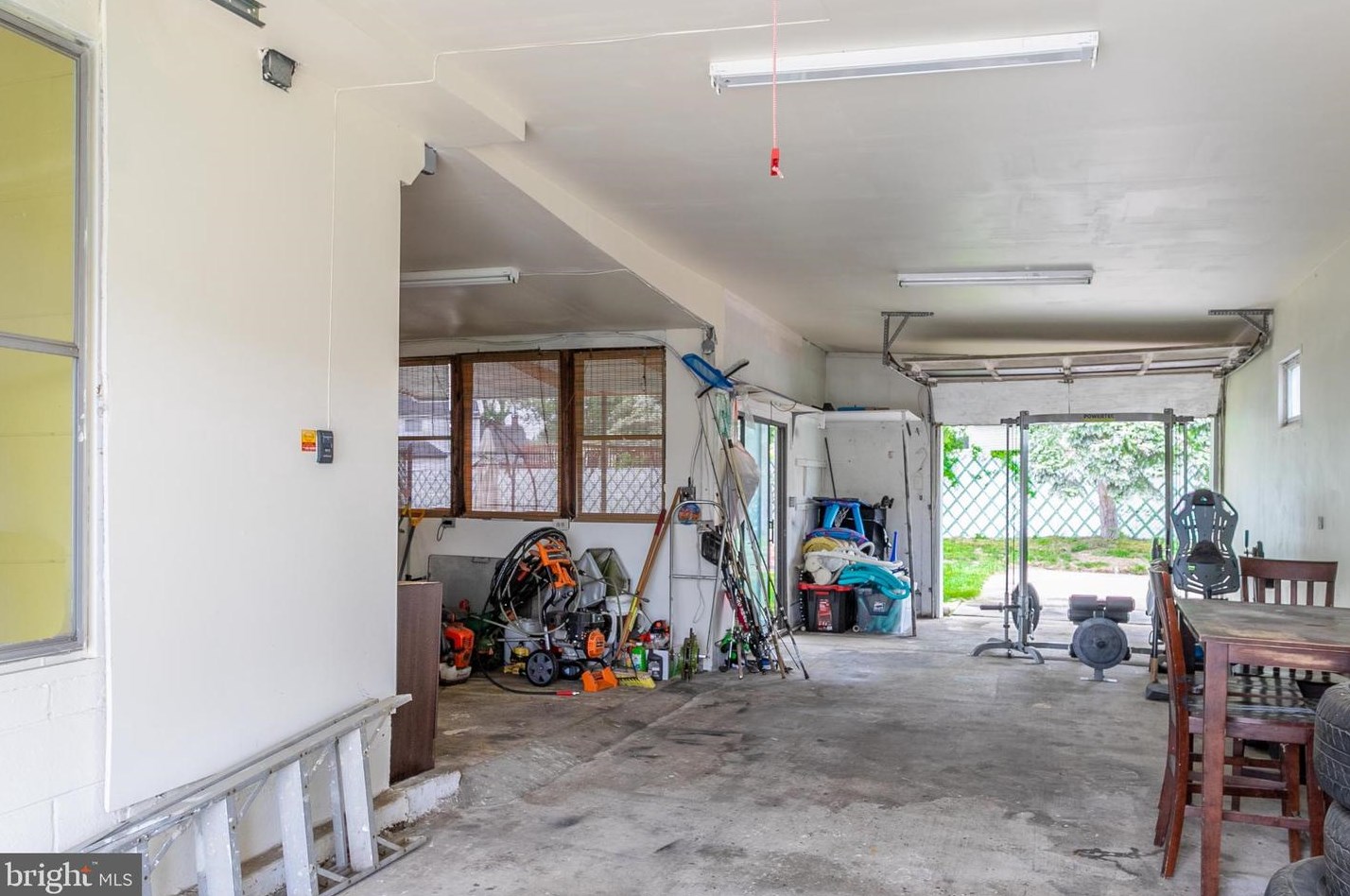 13 Lansdowne Rd, Burlington NJ 08016-2966 exterior