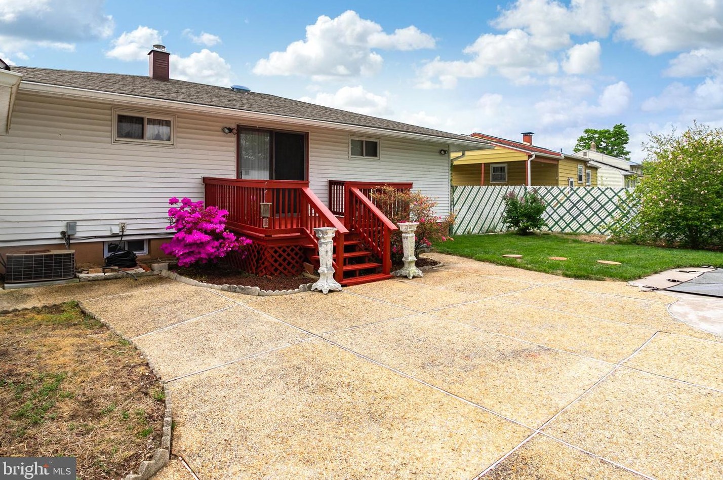 13 Lansdowne Rd, Burlington NJ 08016-2966 exterior