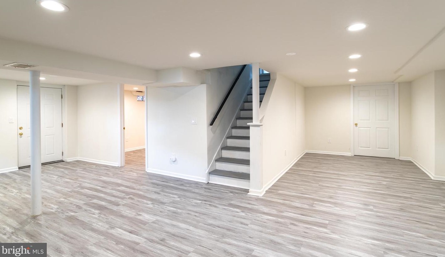 13 Lansdowne Rd, Burlington NJ 08016-2966 exterior