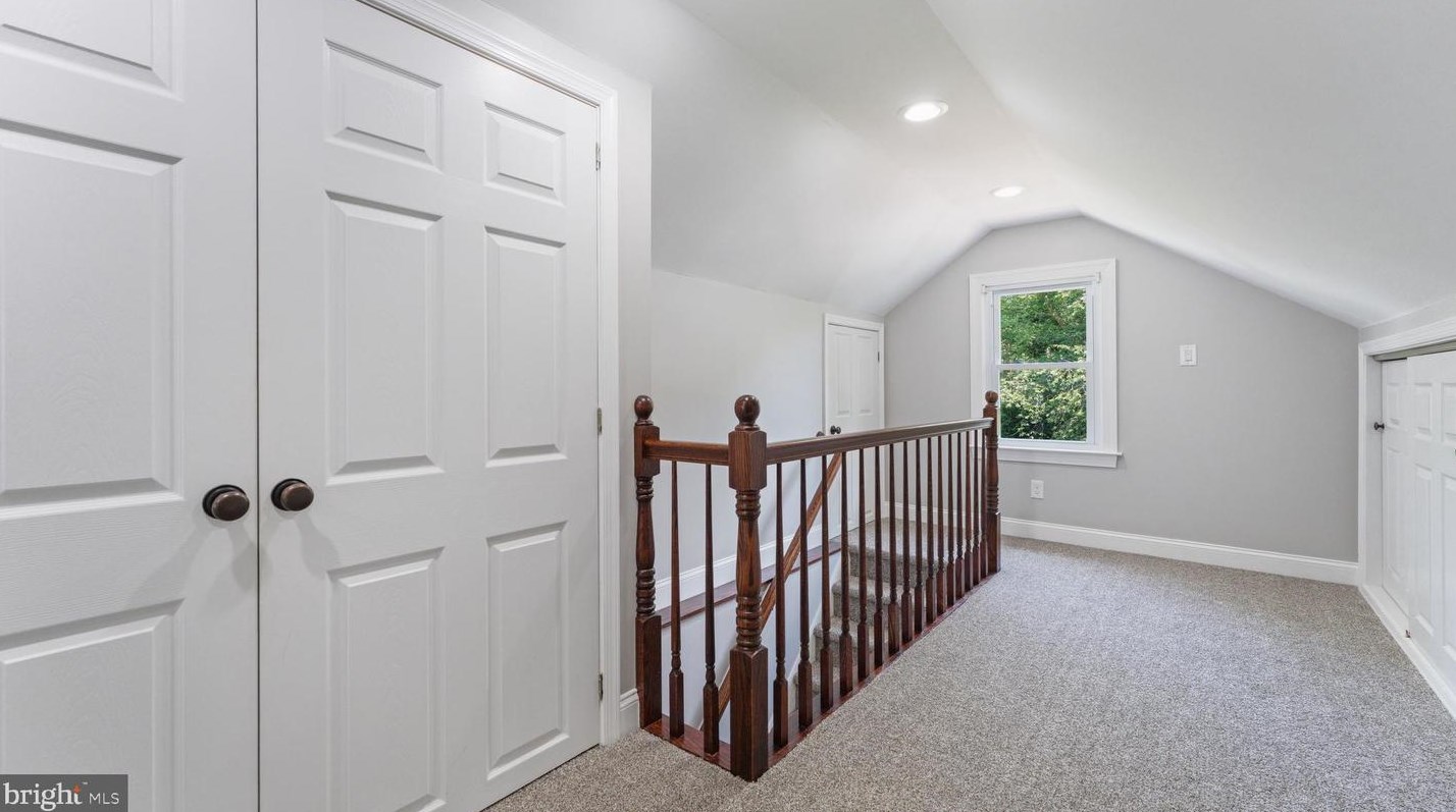 313 Church St, Moorestown NJ 08057-2418 exterior