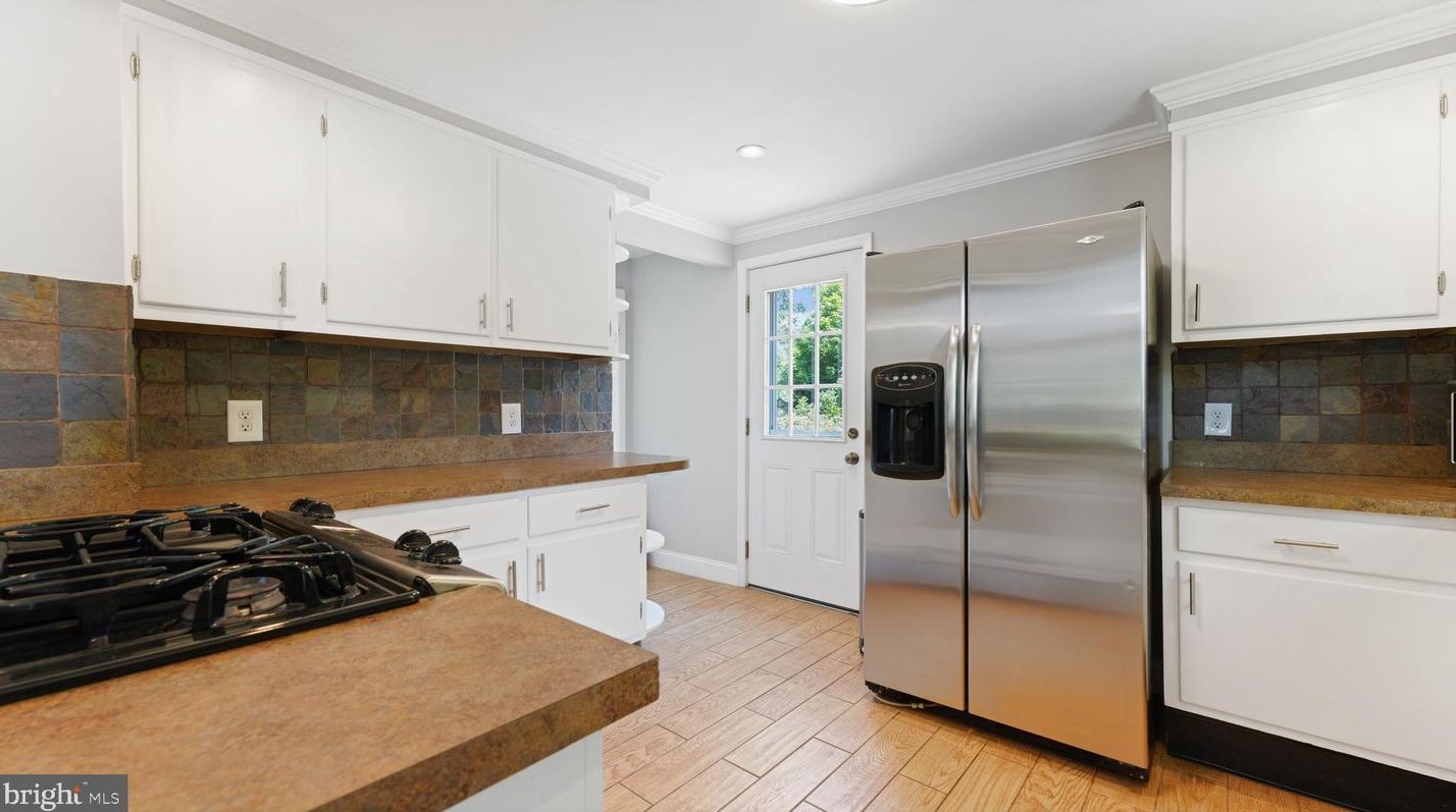 313 Church St, Moorestown NJ 08057-2418 exterior