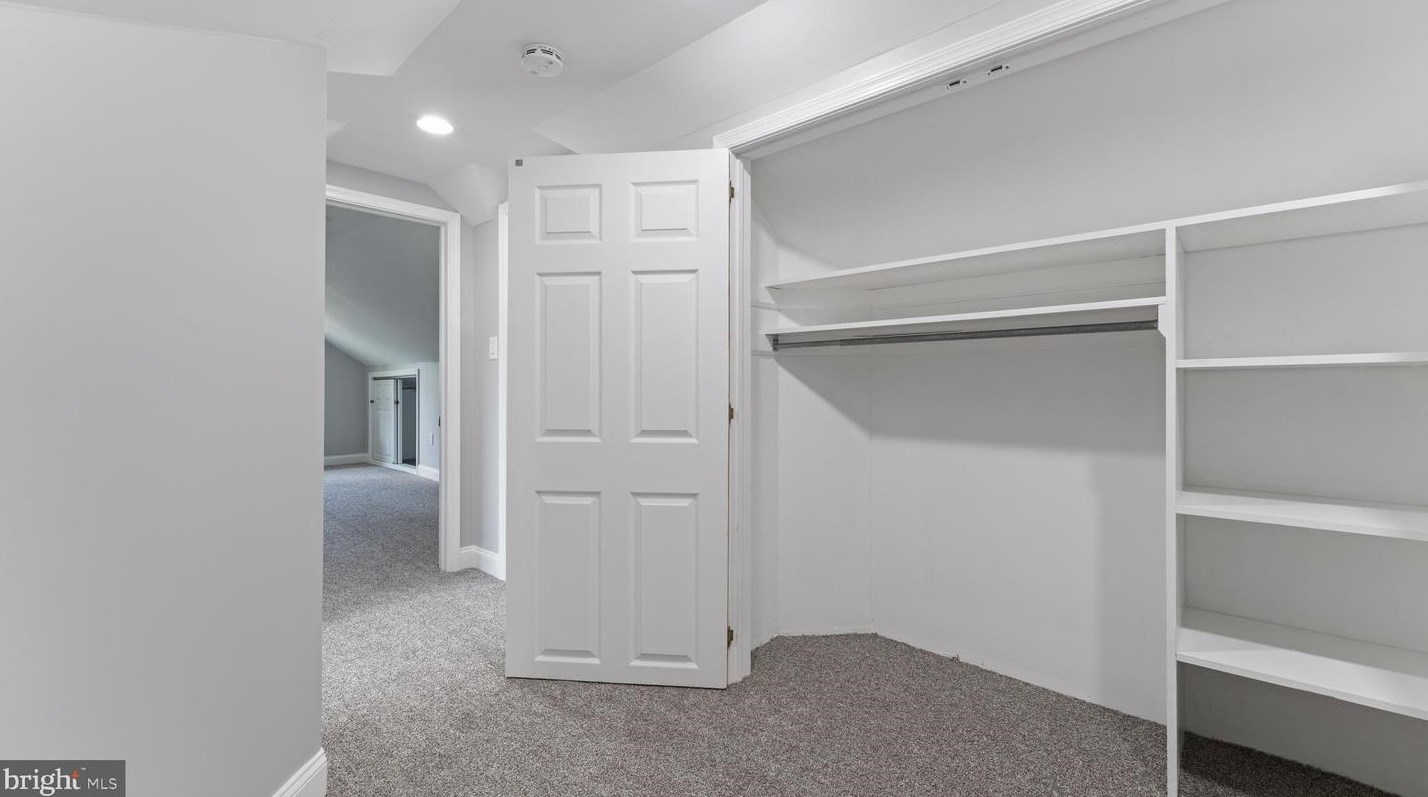 313 Church St, Moorestown NJ 08057-2418 exterior