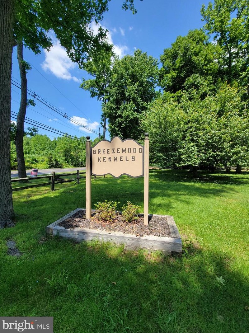 216 Hartford Rd, Medford NJ  08055-9559 exterior