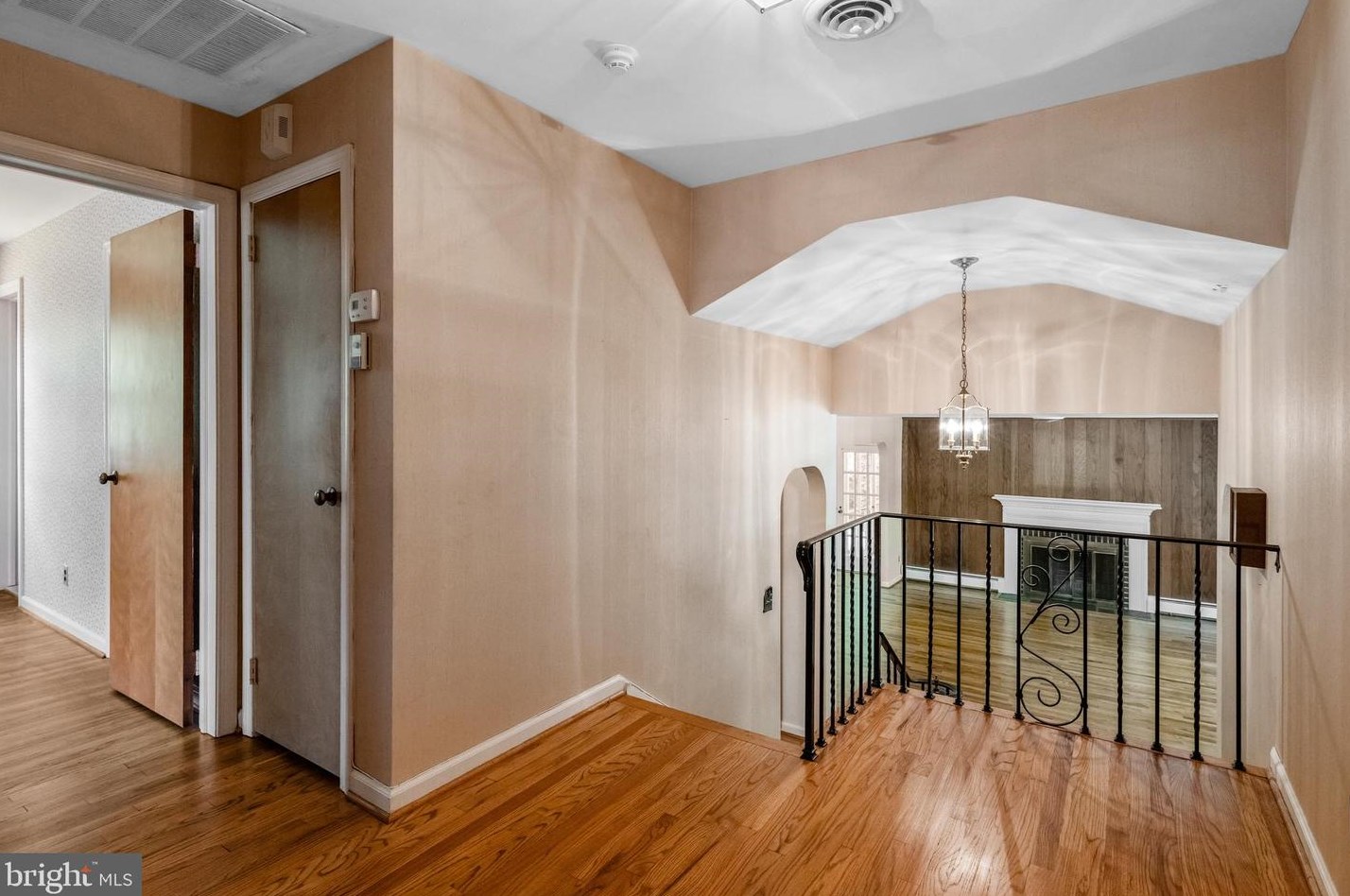 601 Stratford Dr, Moorestown NJ 08057-2614 exterior