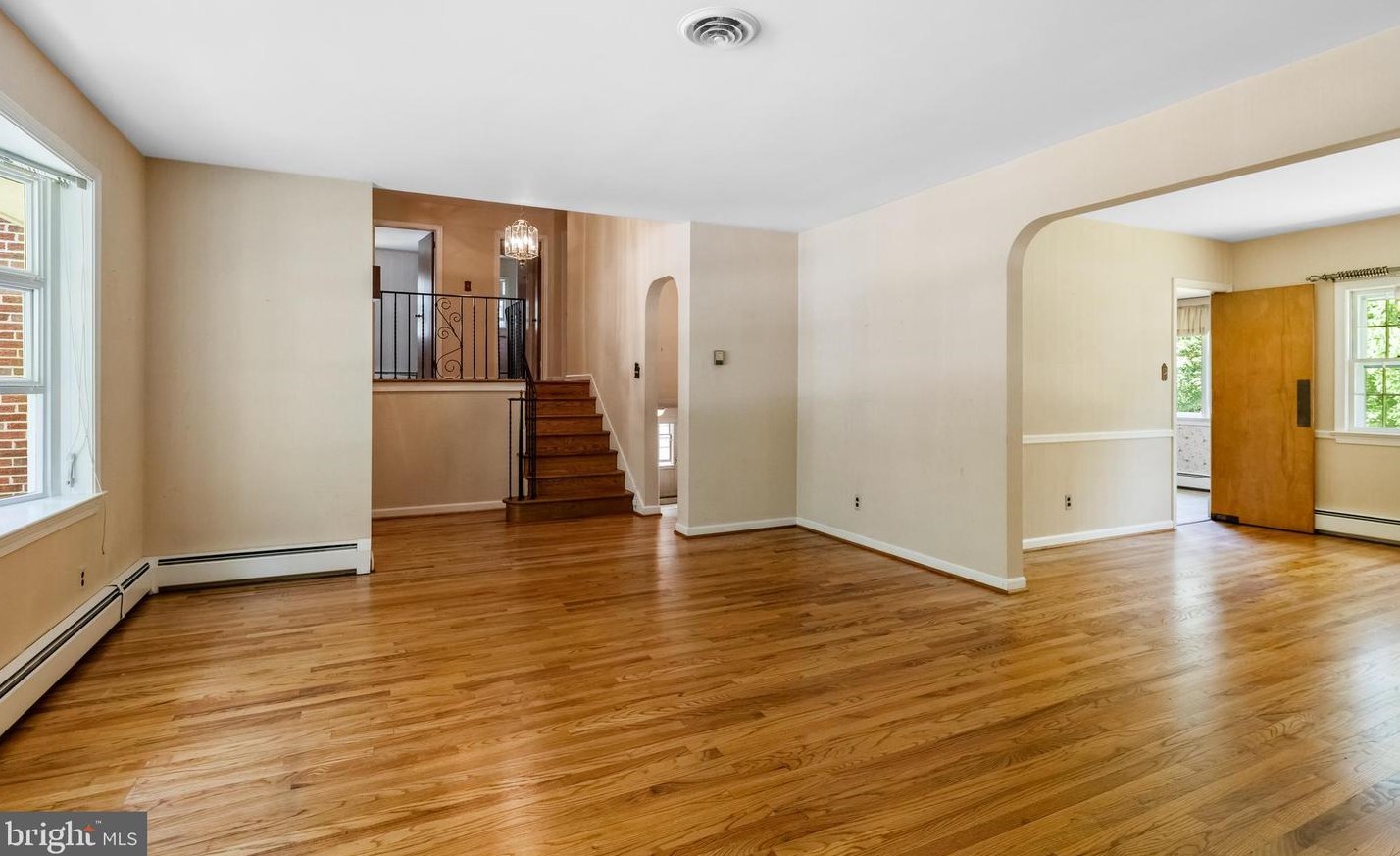 601 Stratford Dr, Moorestown NJ 08057-2614 exterior