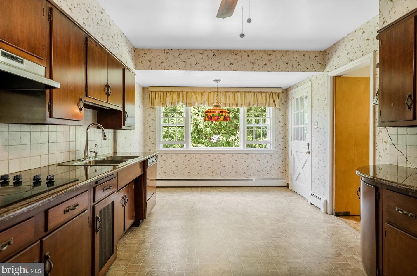 601 Stratford Dr, Moorestown NJ 08057-2614 exterior