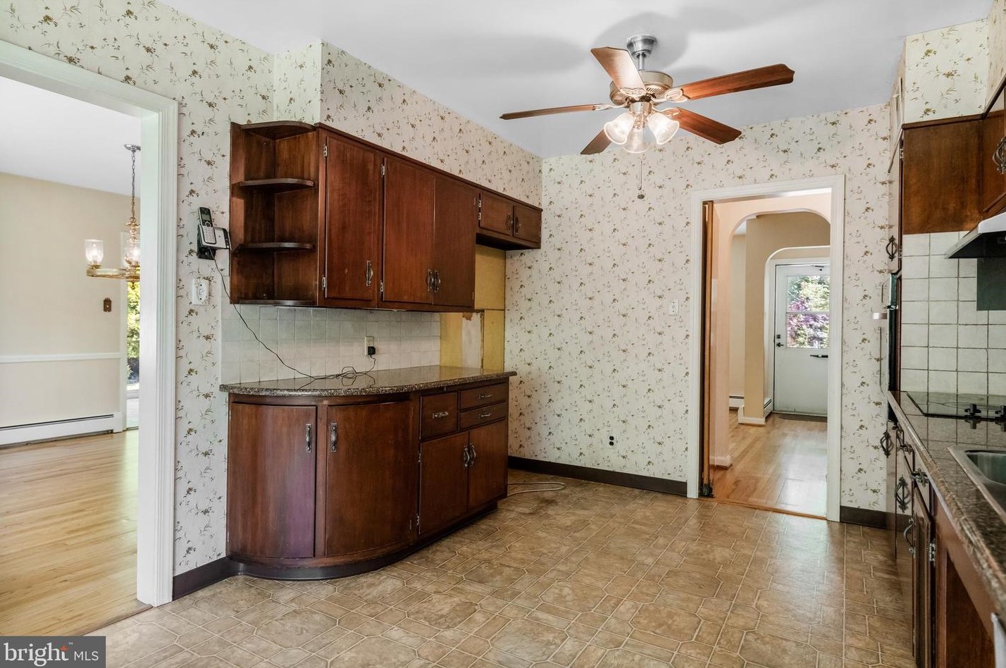 601 Stratford Dr, Moorestown NJ 08057-2614 exterior