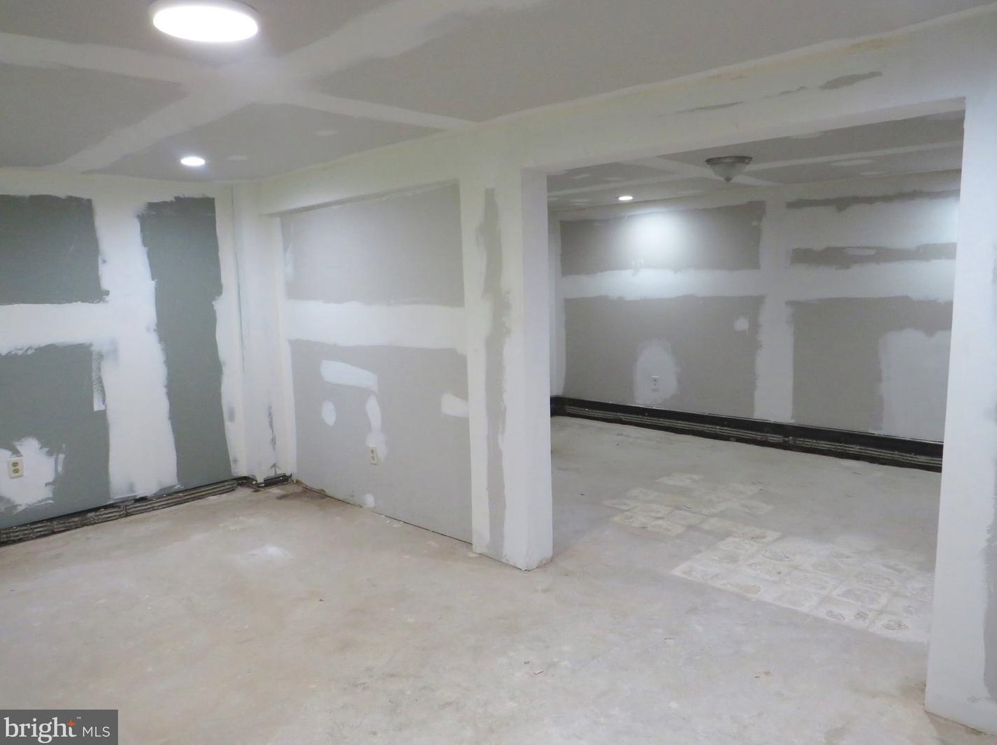 408 Gln Ave, Moorestown NJ 08057-1760 exterior