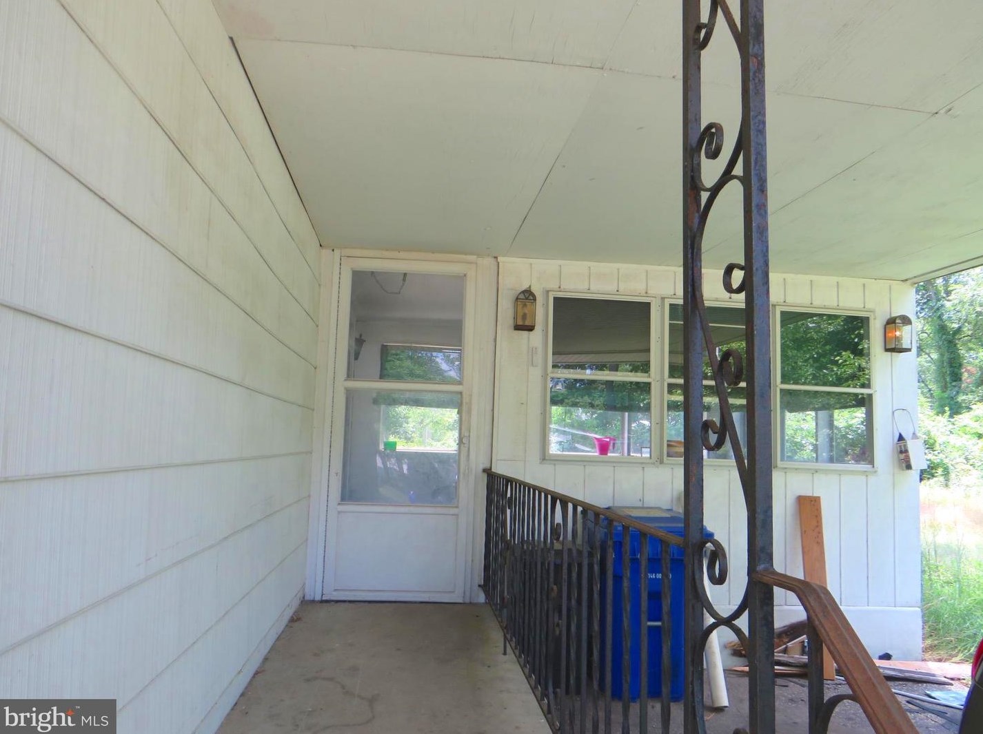 408 Gln Ave, Moorestown NJ 08057-1760 exterior