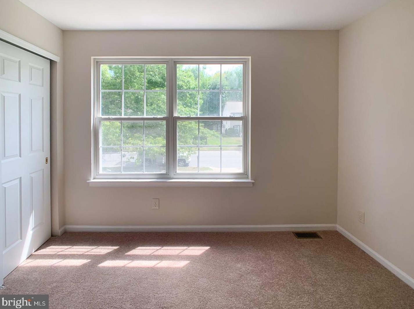 18 White Pne Dr, Medford NJ  08055-9340 exterior