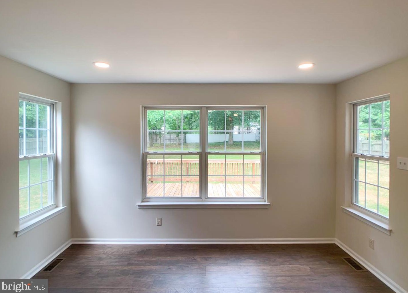 18 White Pne Dr, Medford NJ  08055-9340 exterior