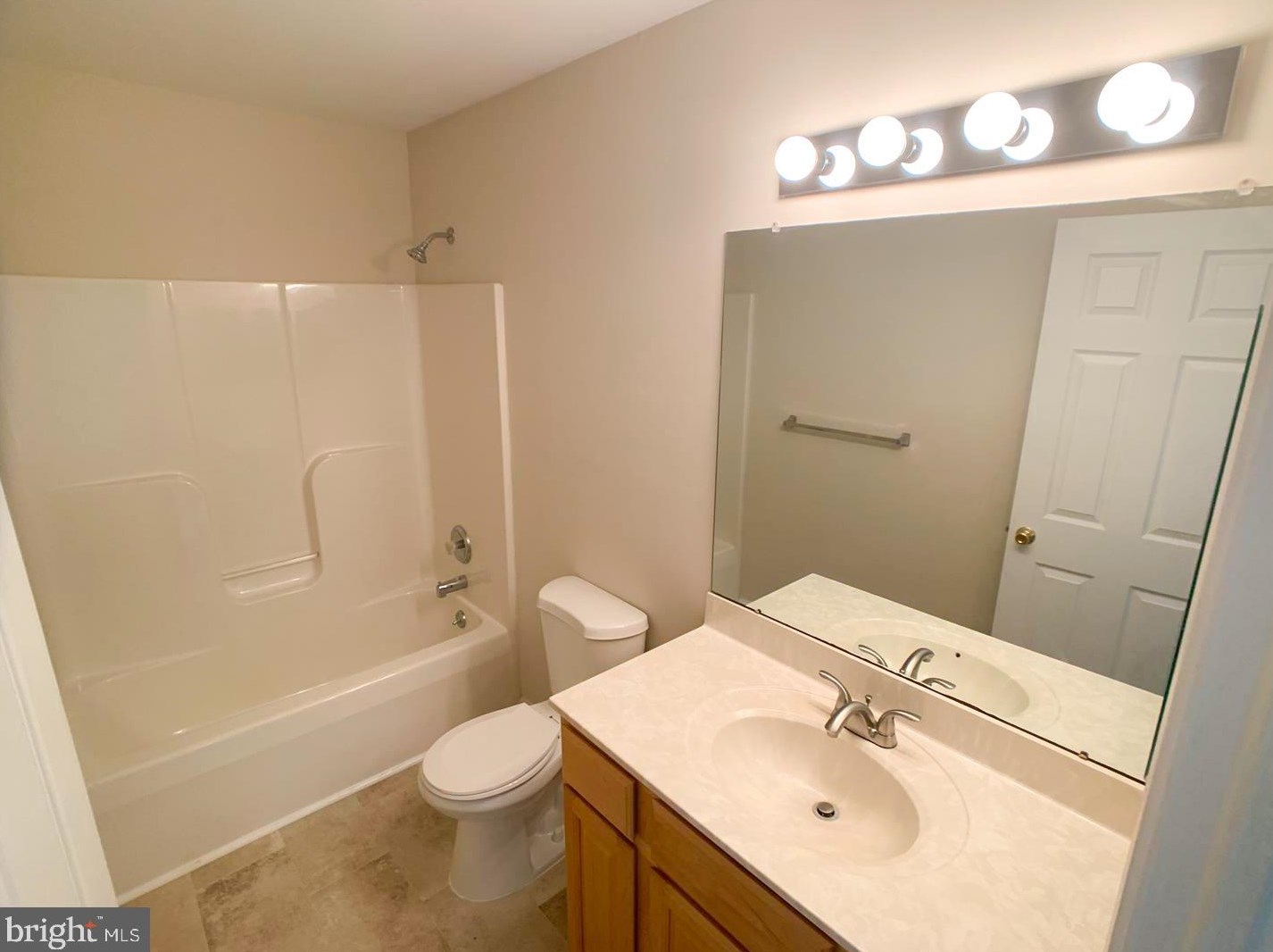 18 White Pne Dr, Medford NJ  08055-9340 exterior